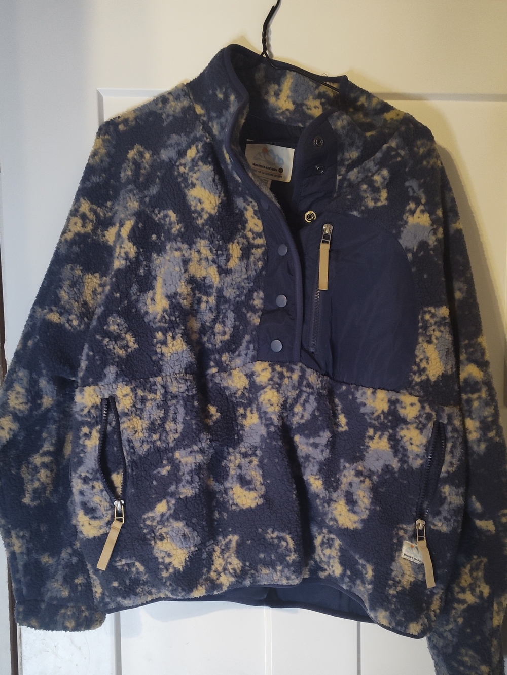 Cozy Navy & Cream Pullover Fleece Jacket - Women